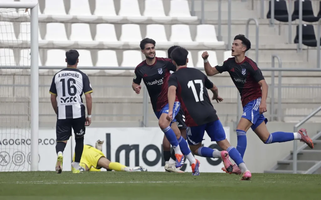 c3c0a9cb-4001-4001-a7d7-2784b366cf31_source-aspect-ratio_1600w_0