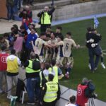 Aitor García se viste de súperheroe para rescatar al Decano