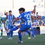 El Bollullos tira de épica y frena al Betis C en un festival de goles (3-3)