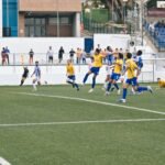 El rigor arbitral y la mala fortuna castigan al Bollullos en Tomares (1-0)