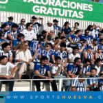 La afición del Recre vuelve a tomar las carreteras y llena de blanquiazul Sanlúcar